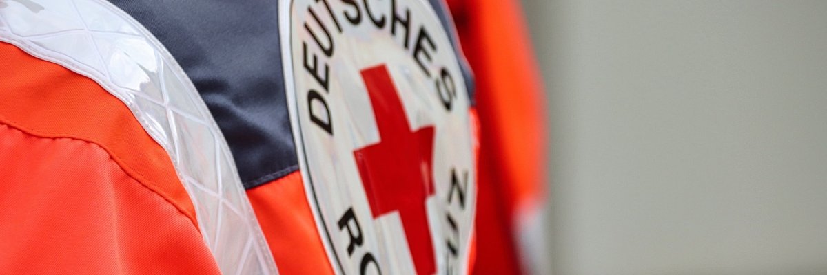 https://pixabay.com/de/photos/rotes-kreuz-mission-rettung-notfall-7506870/